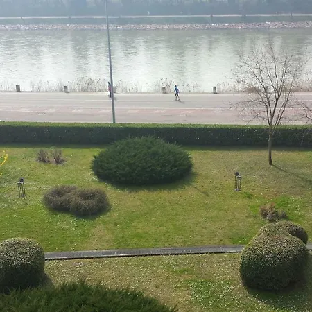 Amazing River View 公寓 *