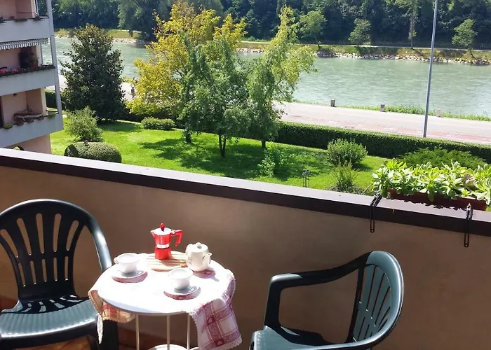 Amazing River View شقة فيرونا