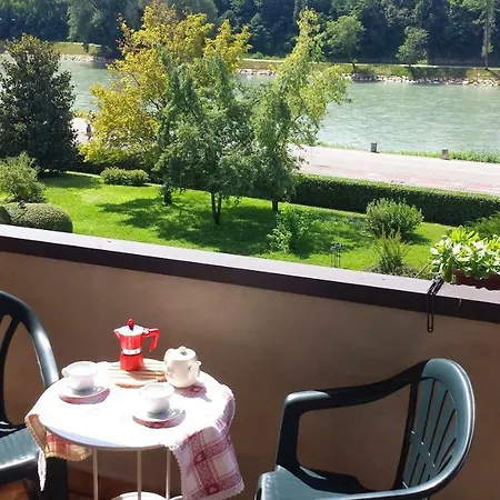 Amazing River View Apartment Verona